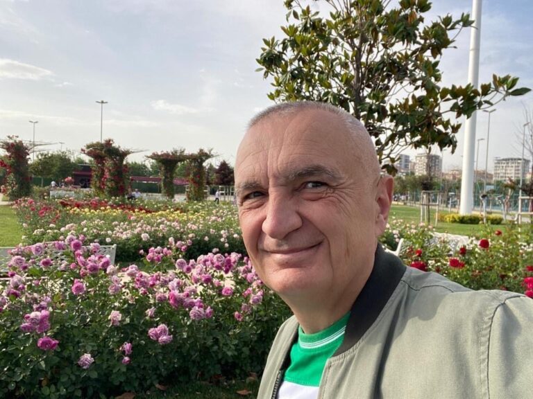 Sot votohet Presidenti i ri, Meta poston foto nga Stambolli