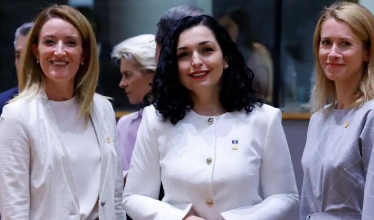 Vjosa Osmani në samitin e BE: Jam e vetmja këtu që duhet të kem vizë