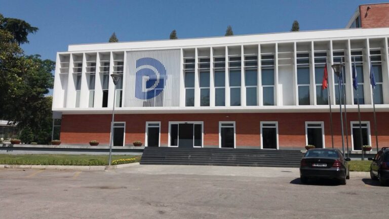 PD: Ekspozita e Ramës në Hong-Kong është paguar me taksat e qytetarëve