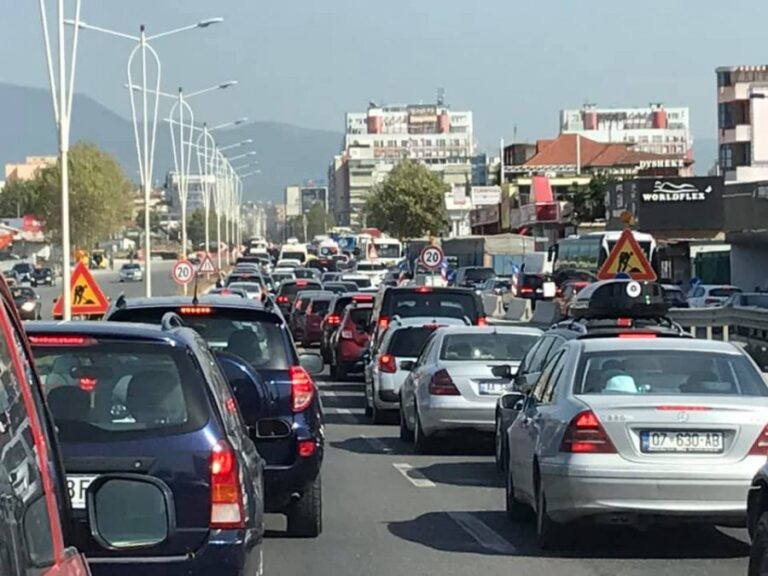 Trafiku, Balla tregon vendimin: I merret makina atij që e parkon dysh