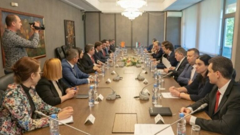 Nënshkruhet protokolli mes Maqedonisë së Veriut dhe Bullgarisë, çelet rruga për në BE