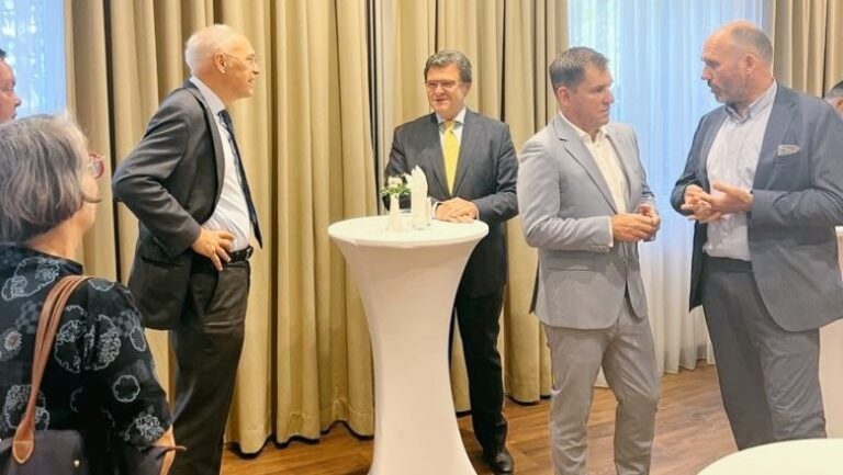 Largimi i Zef Mazit si Kryenegociator, ambasada Çeke dhe Amerikane: Arriti momentin historik të çeljes së negociatave