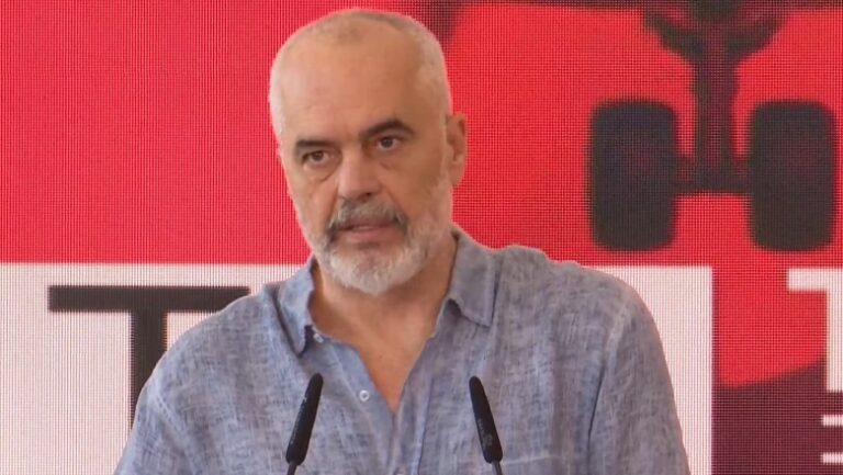 Terminali i ri në Rinas, Rama: Qytetarët nuk do të kenë kontakt me policin që i sheh në sy kur kalojnë pasaportën