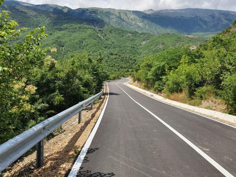 Rama jep lajmin: Gati aksi që lidh Përmetin me Leskovikun, Ersekën dhe Korçën. Një dritare e fluks të ri turistik