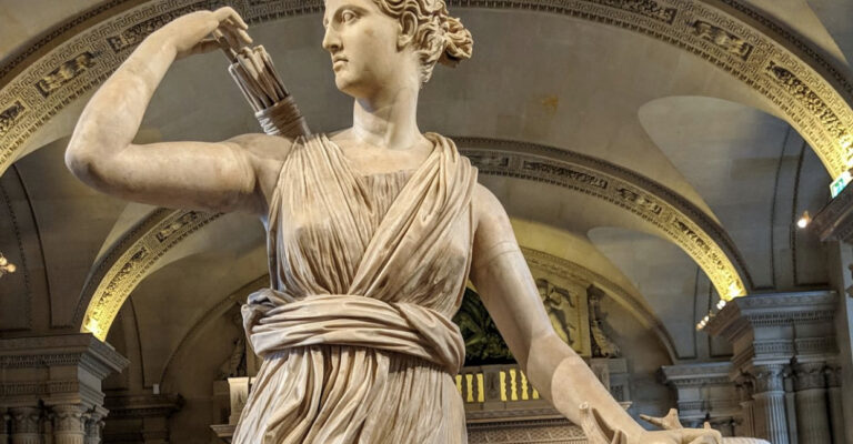 Zbulim mahnitës arkeologjik/ Gjendet statuja e lashtë e Artemidës në Durrës