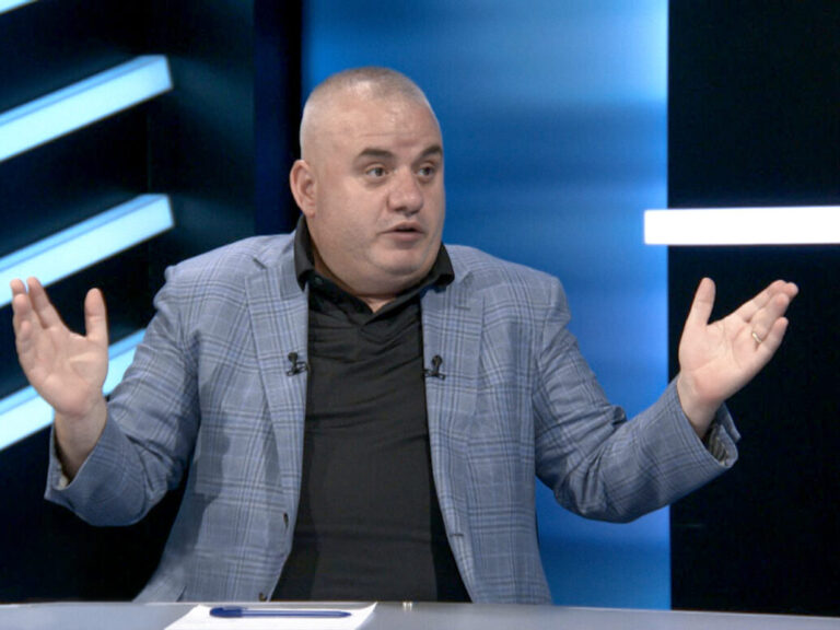 Artan Hoxha: Drejtësia në kolaps, shqiptarët ngrohen në diell