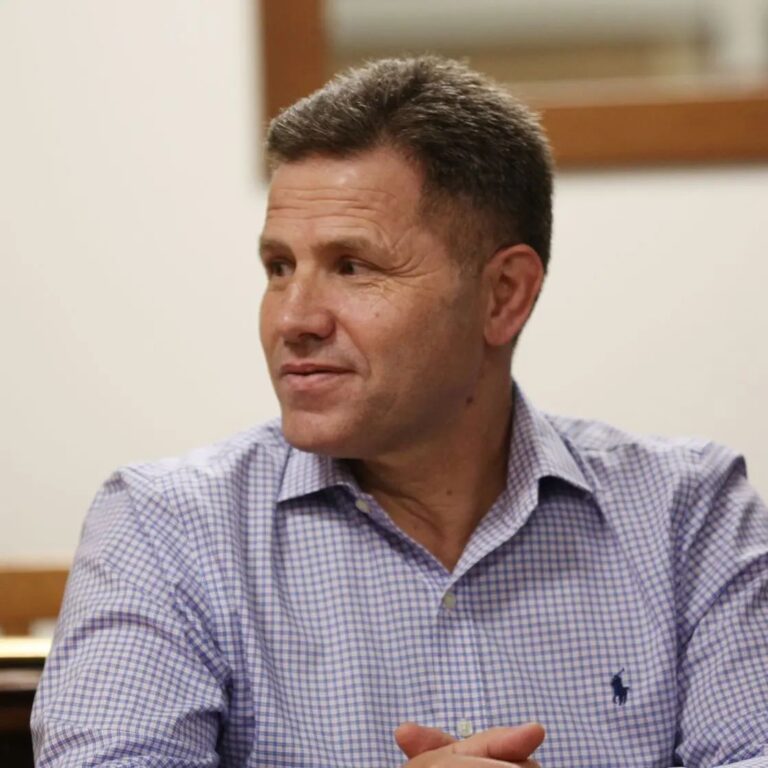 Mocioni me debat, deputeti i PS: Opozita të formulojë pyetjet për Ramën, e jo të çirret në Parlament