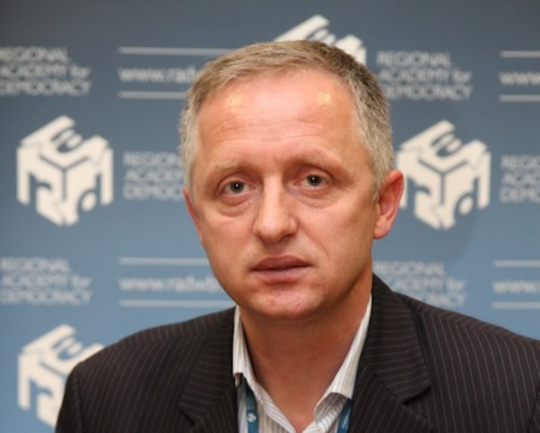 Lutfi Dervishi: Pl*mbi që del nga goja