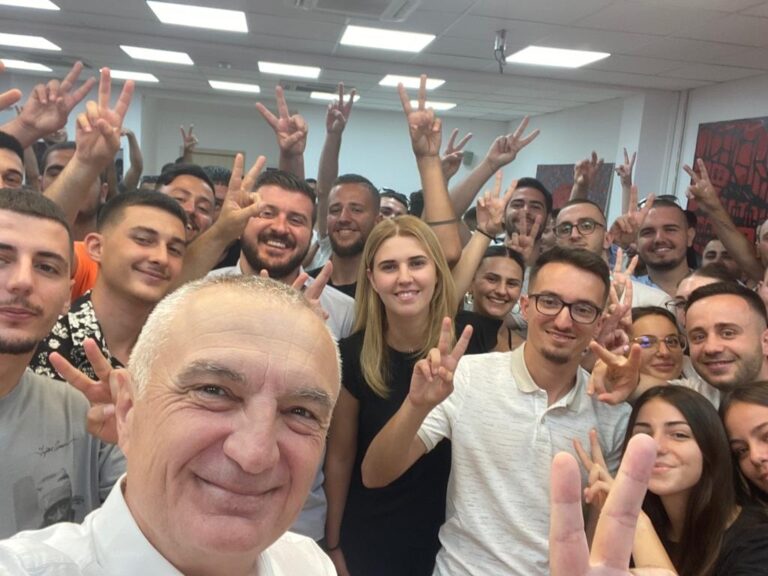 Meta thirrje rinisë t’i bashkohen Partisë së Lirisë: Aleancë mbarëkombëtare për të rikthyer shpresën