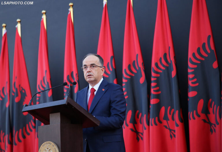 Vrasja e 3 grave, Presidenti Begaj: E papranueshme! Organet ligjzbatuese të veprojnë me forcë ligji