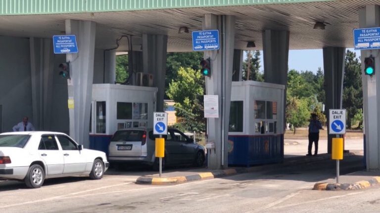 Fluks i shtuar në Kapshticë, mbi 21 mijë qytetarë në 5 ditë