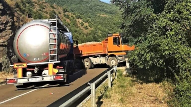 Ushtria serbe në Kosovë? Ministria e Mbrojtjes: Për momentin nuk kemi ndërhyrë