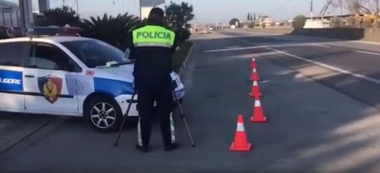Ndodh edhe kështu: Policët rrugorë fiksonin radarin si donin dhe vinin gjoba të paligjshme!