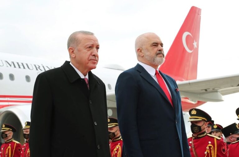 Rama përgëzon Erdogan për marrëveshjen e grurit: Chapeau!