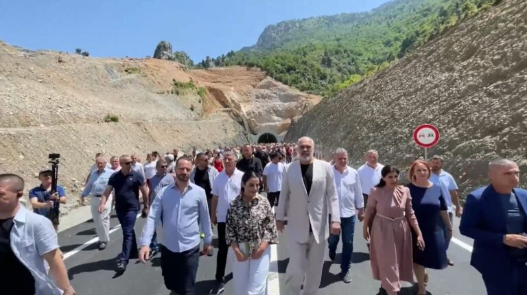 Rama: Bypass-i i Vlorës hapet më 7 korrik, nis puna edhe për “Korridorin Blu”