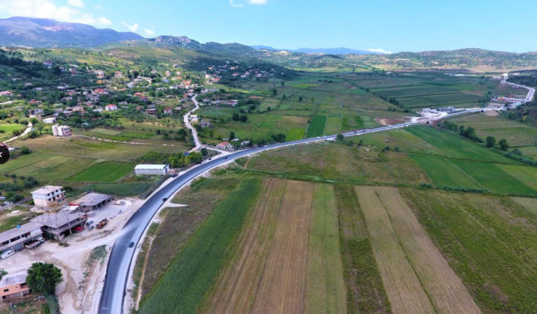 Me këngë labe, Rama promovon aksin e ri të Lumit të Vlorës: Zgjeron hartën turistike të jugut