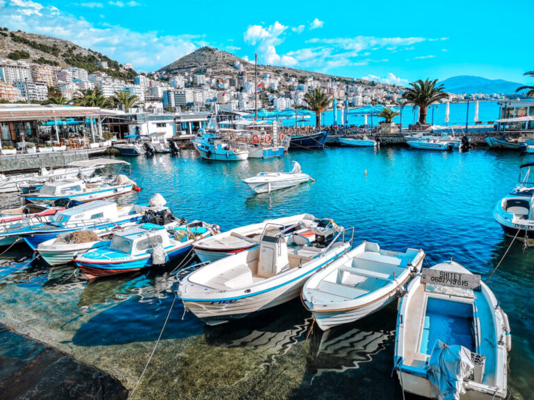 Media britanike: Saranda, qyteti mesdhetar i shkëlqyer për pushime në plazh