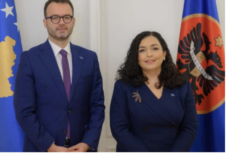 Situata në veri të vendit, presidenca e Kosovës thirrje BE: Vendosni sanksione ndaj Aleksandër Vuçiçit!