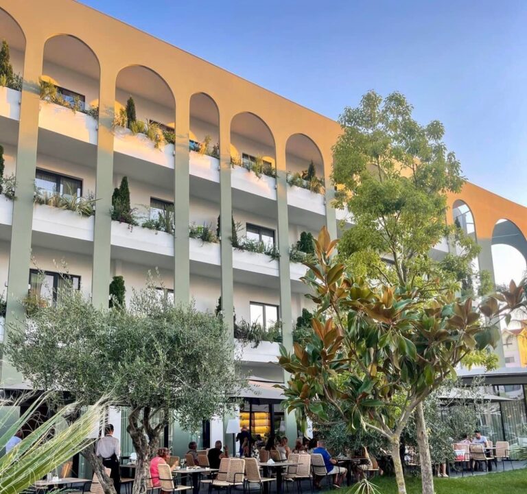 Rama: Pa asnjë presje, Flower Hotel & Resort në Golem të Kavajës është një krenari e turizmit të ri shqiptar