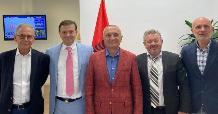 Meta pret përfaqësuesit e federatës Vatra: Keni mbrojtur dhe promovuar identitetin tonë kombëtar europian