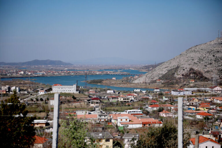 Preku rrymën elektrike, humb jetën 14-vjeçari