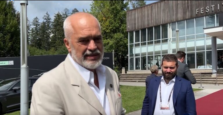 Rama nga Sllovenia i drejtohet BE-së: Turp i madh që qytetarët e Kosovës nuk lëvizin lirisht pa viza