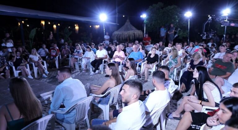 Vijon tradita, Ilir Meta mbledh të rinjtë në Jalë (VIDEO)