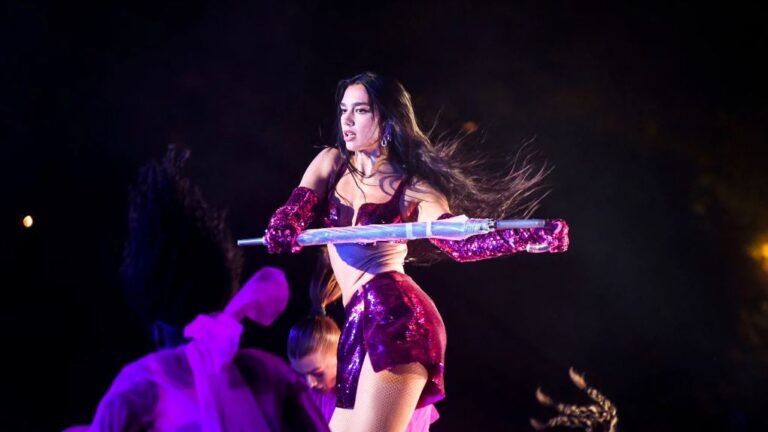 Doni të dini artistët që do këndojnë dhe lajmet e fundit, shkarkoni aplikacionin zyrtar të ”Sunny Hill Festival”