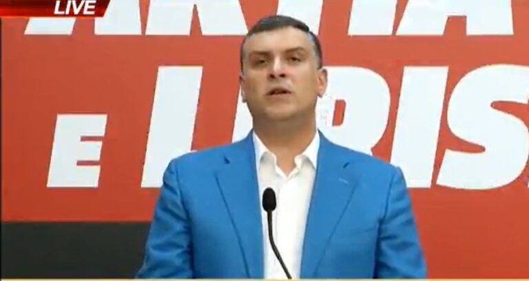 Tedi Blushi: Mbështetni financiarisht me të paktën 50-70 euro në muaj çdo qytetar mbi 18 vjeç!