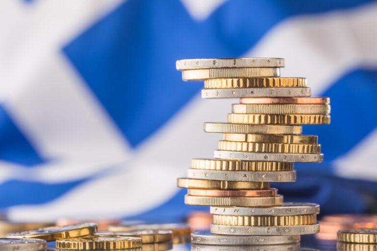 Greqia rrit pagën minimale dhe e çon në 751 euro