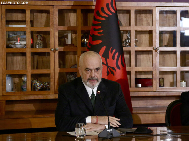 Rama: Sistemi TIMS punon. Po bëhet një festë tallavaje nga ekranet që s’duan t’ia dinë për publikun