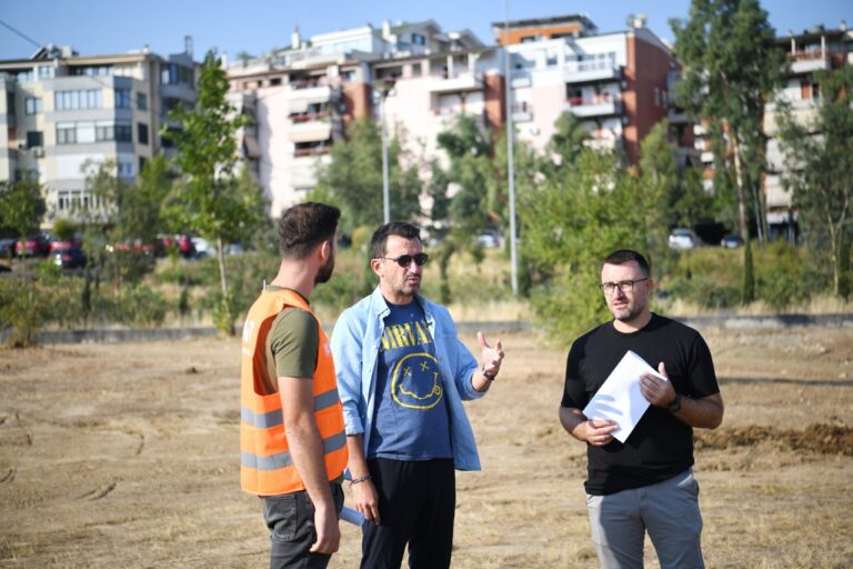 Nisin përgatitjet për skenën e ”Sunny Hill Festival” në Tiranë, Veliaj: Një nga eventet më të mëdha kulturore