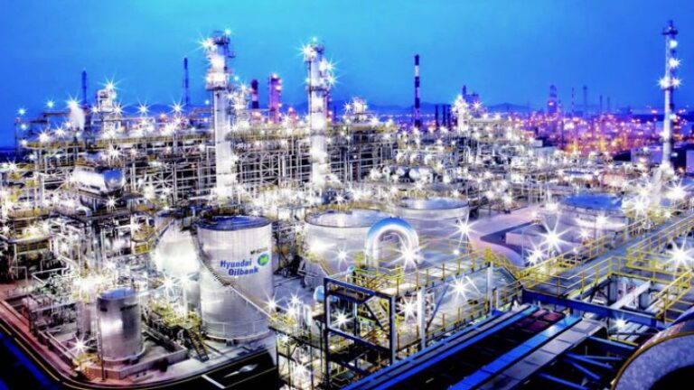 Gjiganti saudit i naftës Aramco thyen rekordin e fitimeve.