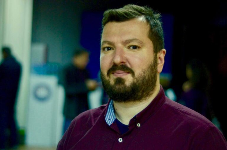 “Vuçiç planifikon të vrasë serbë në Veri”, anëtari i VV-së: Në Bruksel do të marrë emra të vrarësh