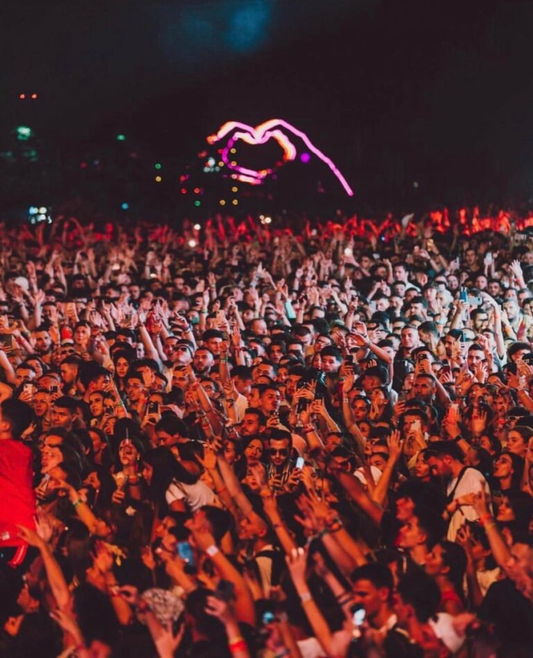 “Sunny Hill Festival” për 3 ditë në Tiranë,  janë 40 këngëtarë vendas e të huaj duke filluar nga Fedez, Stormz,…