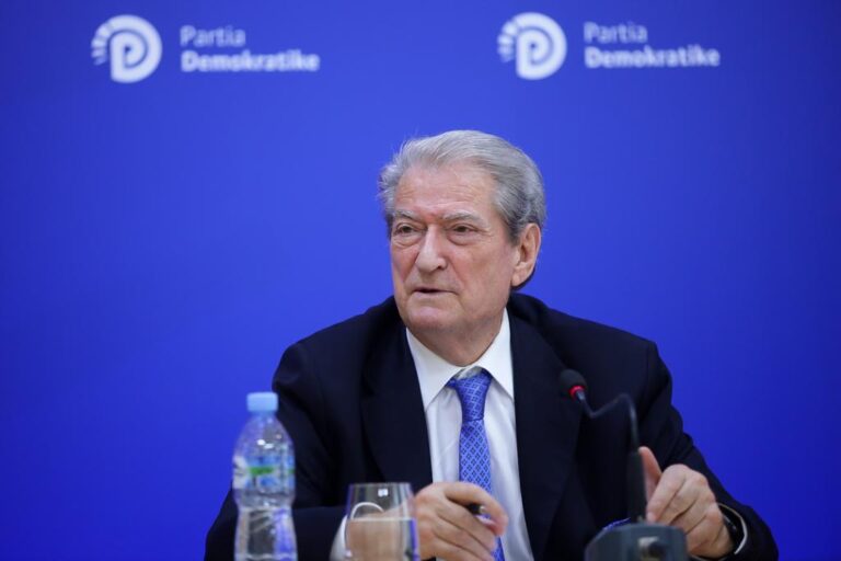 Berisha: Projekti për Portin e Durrësit gjobit Shqipërinë me 2 miliard euro!