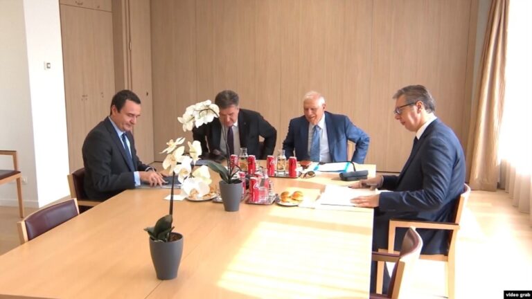 Kosova dhe Serbia arrijnë marrëveshje për dokumentet