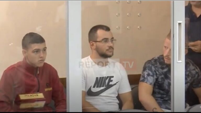 Tentuan ta digjnin me benzinë, 16-vjeçarja rrëfen detajet: Më spërkatën dhe ndezën çakmakun