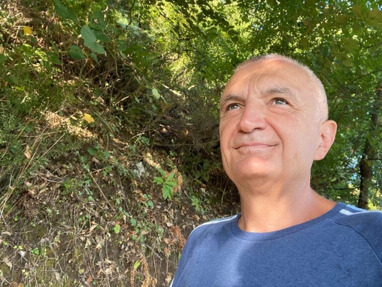 Ilir Meta poston foto mes natyrës: Ditë e re me e energji të reja
