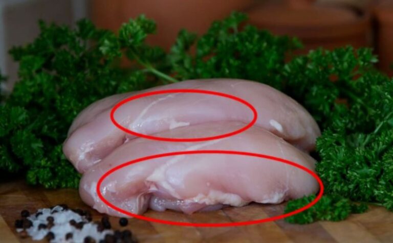 Nëse shihni këto vija të bardha te filetot e pulës, mos i gatuani se kanë rrezikshmëri të lartë për shëndetin.