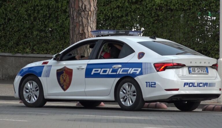 Merr flakë makina në ecje në Vlorë, policia jep detajet