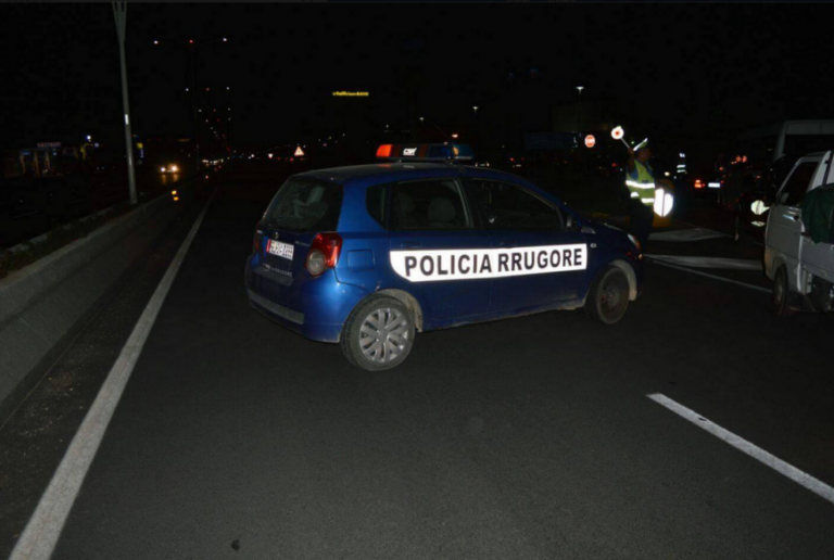 E rëndë në Krujë, 51-vjeçari dërgohet i pajetë në spital