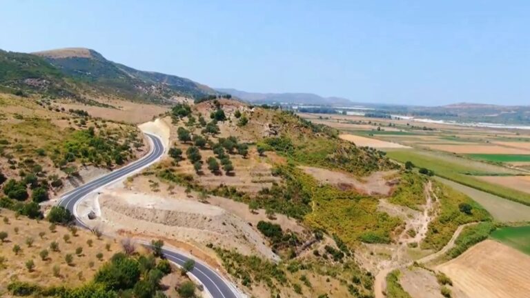 Kryeministri Rama nxjerr pamjet fantastike nga rruga e re Peshkëpi-Selenicë (VIDEO)