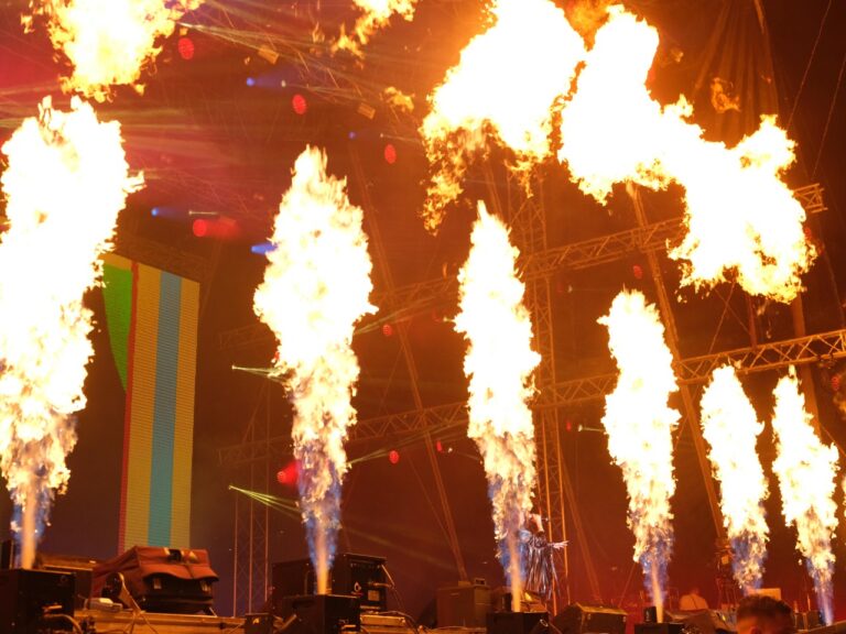 Nata e parë e Sunny Hill Festival “elektrizon” Tiranën (FOTO)