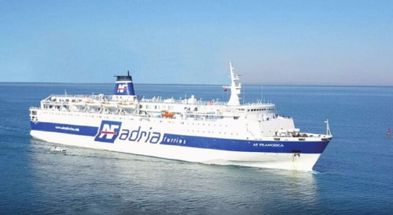 Anulohet lundrimi nga Durrësi drejt Ankonës, shkak defekti në traget