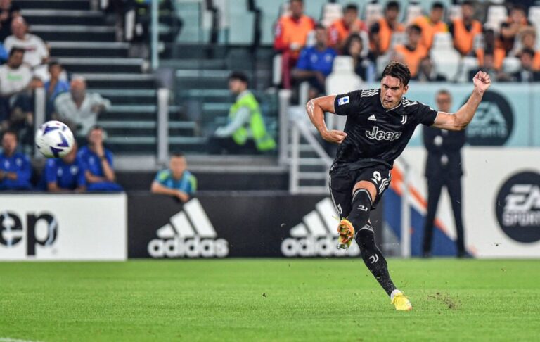 Vlahovic dhe Milik, Juventus rigjen fitoren në Seria A ndaj Spezias (VIDEO)