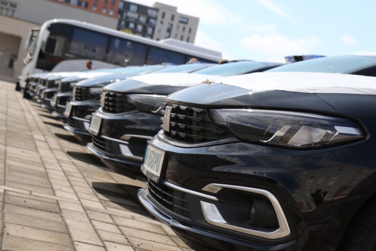 Turqia dhuron 40 automjete për ushtrinë shqiptare (FOTO)