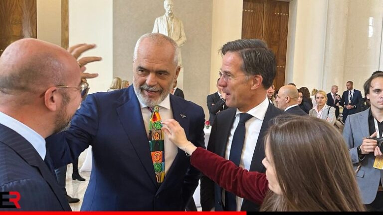 FOTO/ Kryeministrja e Islandës fiksohet me kravatën e Ramës