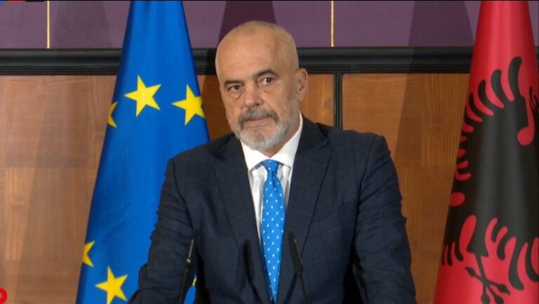 Rama: Jo më financim për studime jashtë vendit, studentët ekselentë do marrin një pagë minimale
