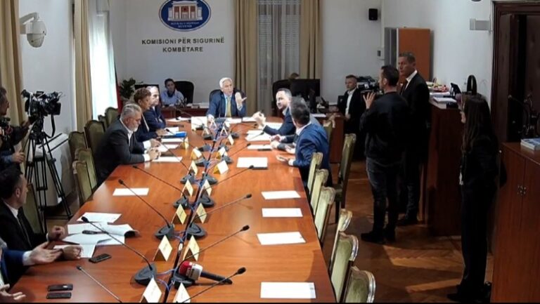 Ardi Veliu në Komision, deputetët e PD-së: Kriminel që manipuloi vrasjen e Learit